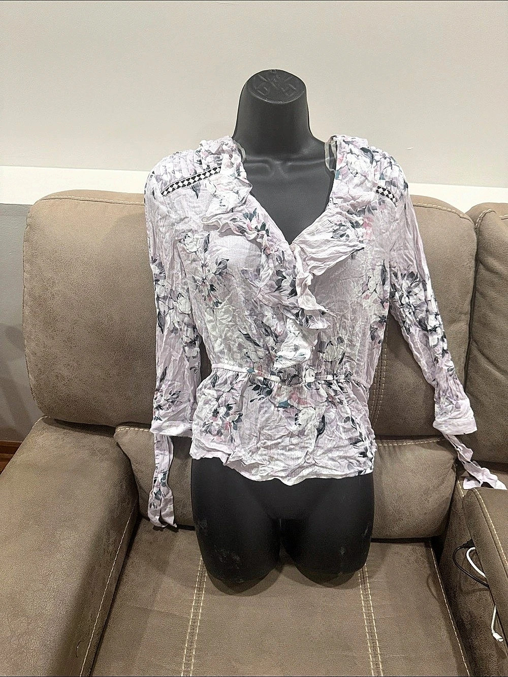 American Rag Cie Floral Blouse in Pink & White Size Small NWT